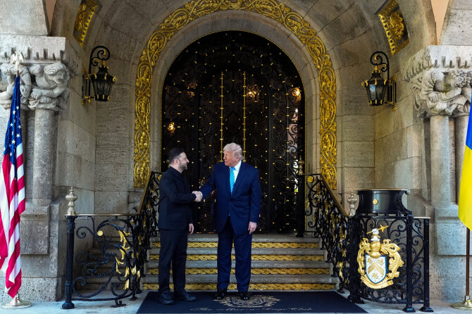 „Scanpix“/AP nuotr./Donaldo Trumpo ir Volodymyro Zelenskio susitikimas