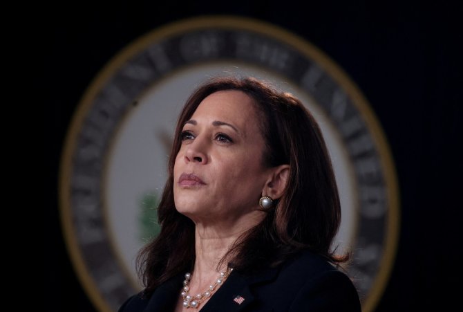 Kamala Harris rengia infrastruktūros renginį Baltuosiuose Rūmuose. / Evelyn Hockstein / REUTERS