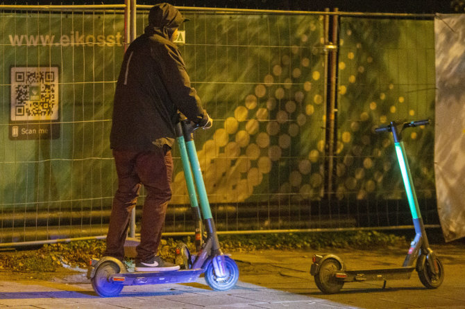 Ernestos Čičiurkaitės / 15min nuotr./Akimirka iš vykusio policijos reido