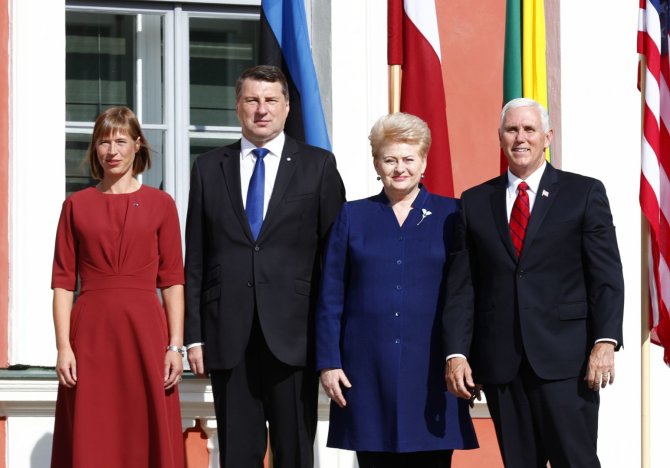 „Reuters“/„Scanpix“ nuotr./JAV viceprezidento Mike'o Pence'o vizitas Estijoje