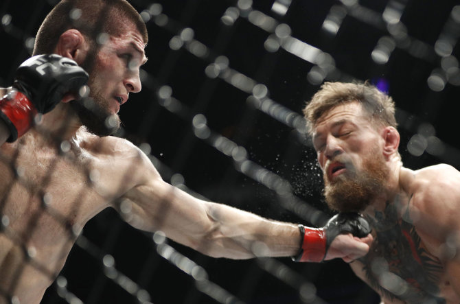 „Scanpix“ nuotr./Chabibas Nurmagomedovas UFC svarbiausioje kovoje įveikė Conorą McGregorą.