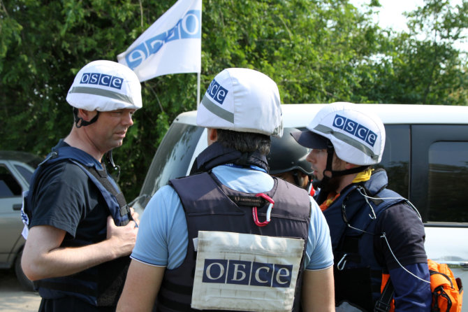 „Scanpix“ nuotr./Rytų Ukrainoje dirbantys ESBO stebėtojai