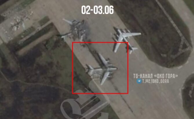 Soc. tinklų nuotr./Po Ukrainos dronų atakos nukentėjęs Rusijos bombonešis Tu-95MS „Belajos“ aviacijos bazėje