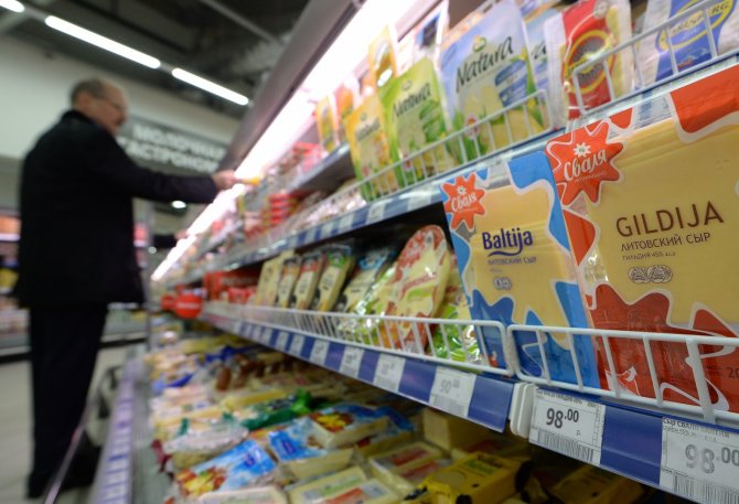 „Scanpix“/„RIA Novosti“ nuotr./Lietuviški pieno produktai Rusijos parduotuvėje