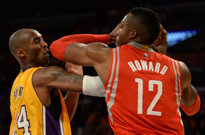AFP/„Scanpix“ nuotr./Kobe Bryantas ir Dwightas Howardas