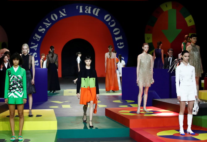 „Reuters“/„Scanpix“ nuotr./„Dior“ 2022 m. pavasario ir vasaros kolekcijos modeliai