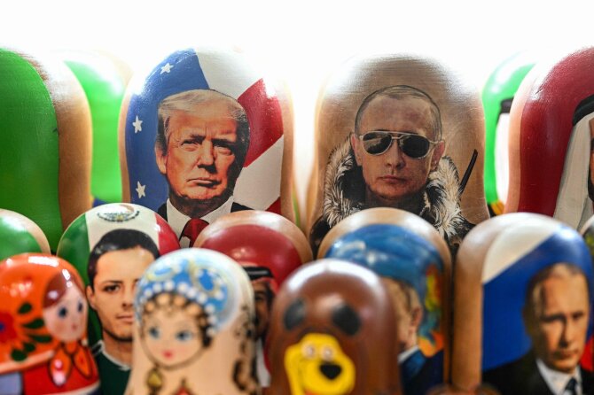 AFP/Scanpix/Donaldo Trumpo ir Vladimiro Putino atvaizdai