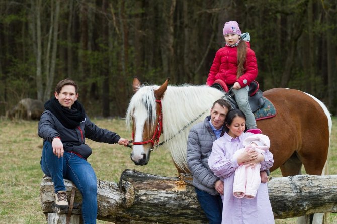 Rūtos Andre nuotr./R.Morozovienės fotosesija su žirgais ir šeima