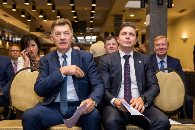 Žygimanto Gedvilos / BNS nuotr./Algirdas Butkevičius ir Mindaugas Sinkevičius