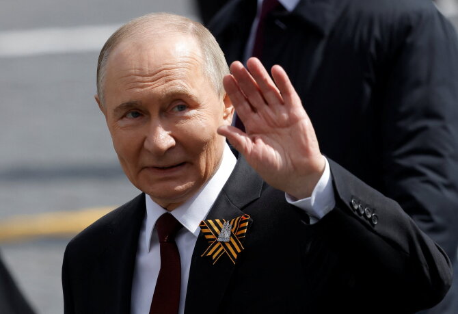 „Reuters“/„Scanpix“ nuotr./Vladimiras Putinas Pergalės dienos parade
