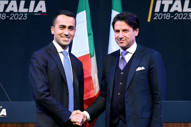 AFP/„Scanpix“ nuotr./Luigi Di Maio ir Giuseppe Conte