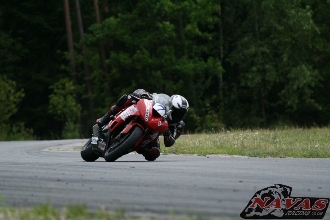 Komandos nuotr./Žiedinės motociklų lenktynės