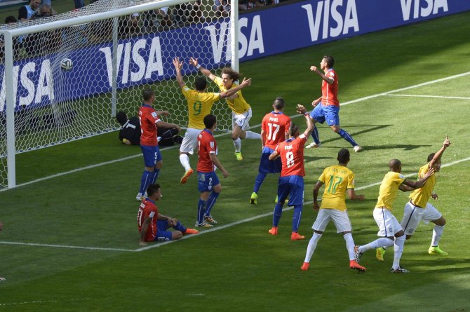 AFP/„Scanpix“ nuotr./Pasaulio futbolo čempionato aštuntfinalis: Brazilija – Čilė