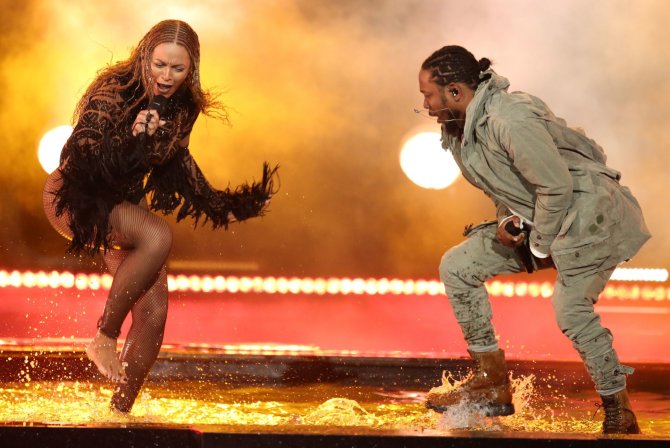 „Scanpix“/AP nuotr./Beyonce ir Kendrickas Lamaras 