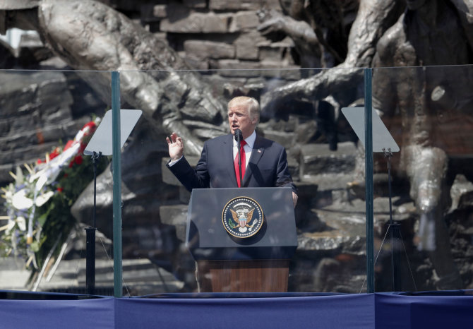 „Scanpix“/AP nuotr./Donaldas Trumpas Lenkijoje