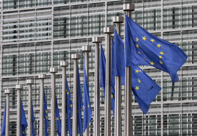 „Scanpix“/AP nuotr./ES vėliavos Briuselyje
