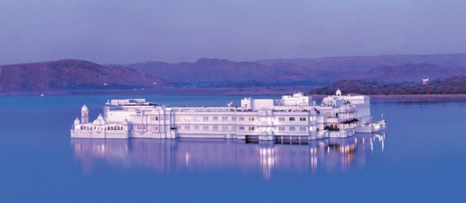 „Taj Lake Palace“ nuotr./„Taj Lake Palace“ viešbutis Indijoje