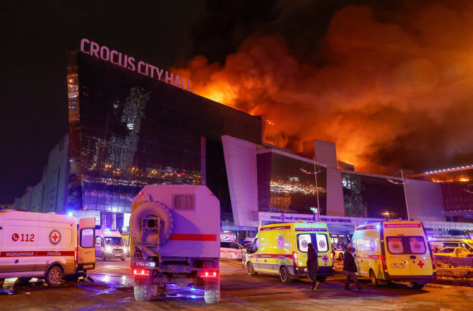 „Reuters“/„Scanpix“ nuotr./Išpuolis Maskvos koncertų salėje „Crocus City Hall“