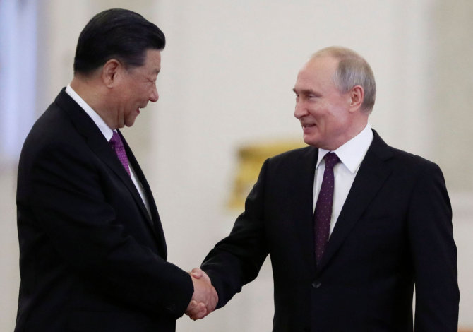 AFP/„Scanpix“ nuotr./Xi Jinpingas ir Vladimiras Putinas Kremliuje