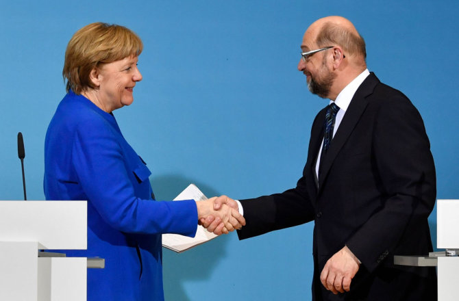 AFP/„Scanpix“ nuotr./Angela Merkel ir Martinas Schulzas
