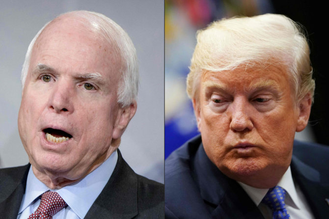 AFP/„Scanpix“ nuotr./Johnas McCainas ir Donaldas Trumpas