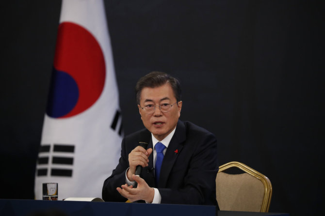 „Scanpix“/AP nuotr./Pietų Korėjos prezidentas Moon Jae-inas