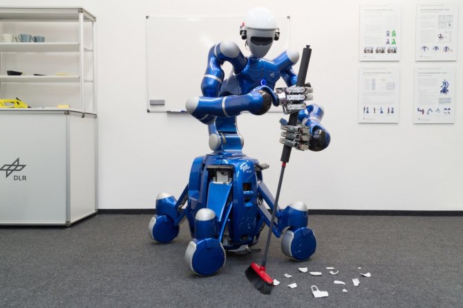 DLR Insitute of Robotics and Mechanics nuotr./Robotas „Justin“