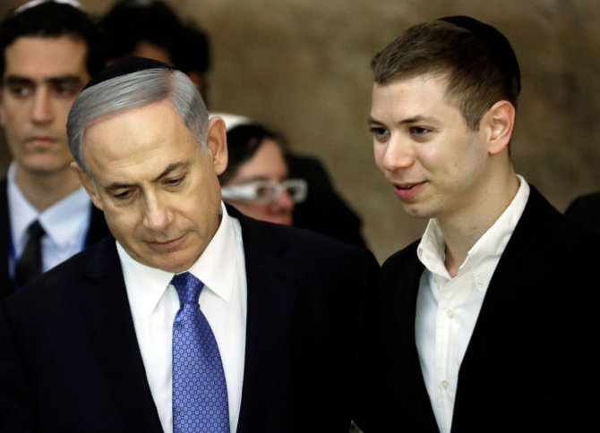 AFP/„Scanpix“ nuotr./Benjaminas Netanyahu ir Yairas Netanyahu