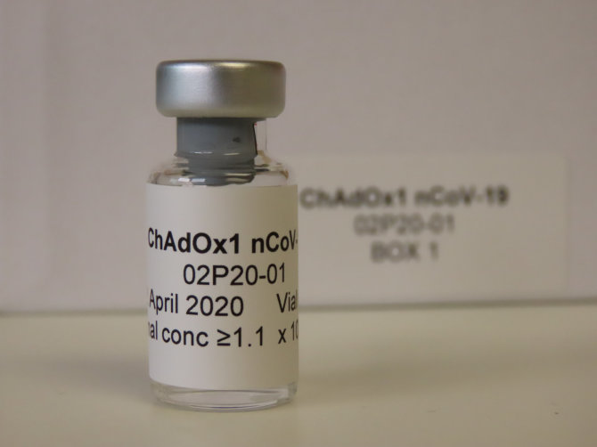 „Reuters“/„Scanpix“ nuotr./Oksforde bandoma vakcina nuo naujojo koronaviruso