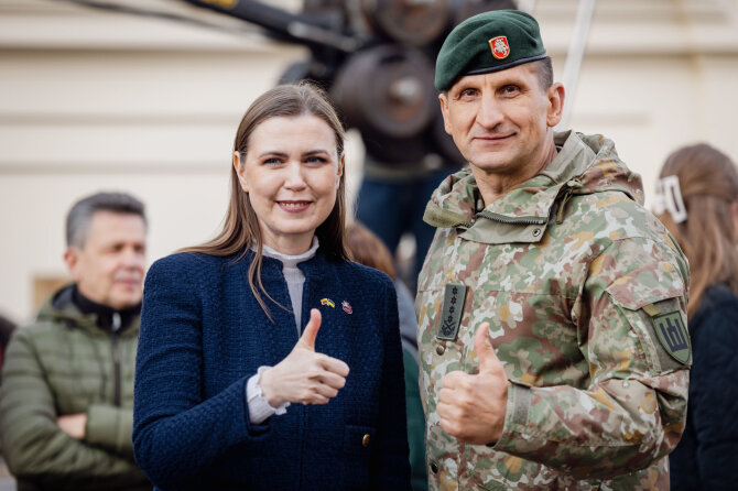Skirmanto Lisausko / BNS nuotr./Dovilė Šakalienė, Raimundas Vaikšnoras