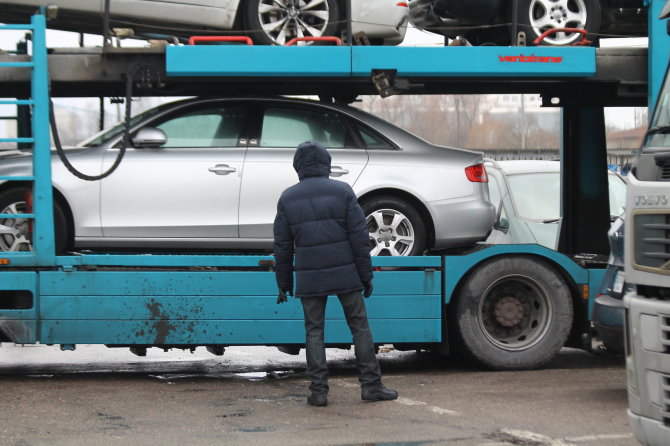 Tomo Markelevičiaus nuotr./Panevėžio automobilių turguje