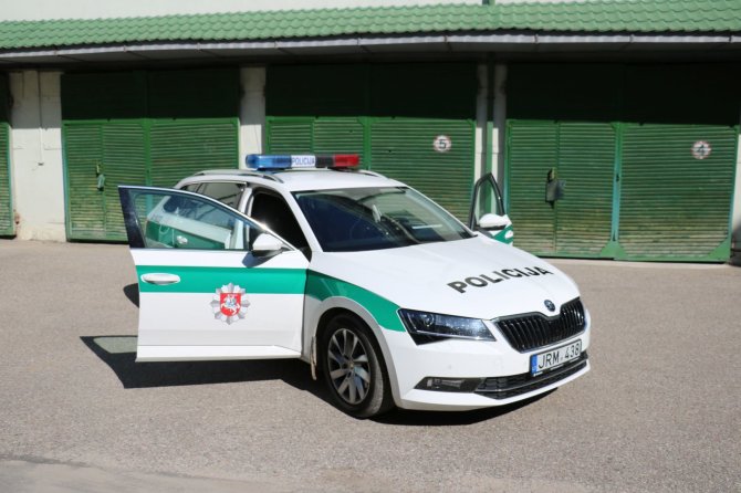 Alytaus policijos nuotr./Alytaus policijos „Škoda Superb“ su išmania įranga