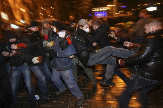 „Reuters“/„Scanpix“ nuotr./Protestuotojų susirėmimas Donecke 