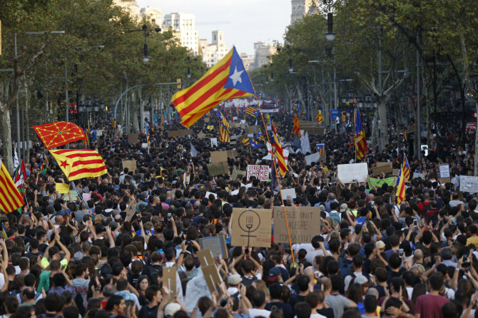 „Scanpix“/AP nuotr./Protestas Barselonoje