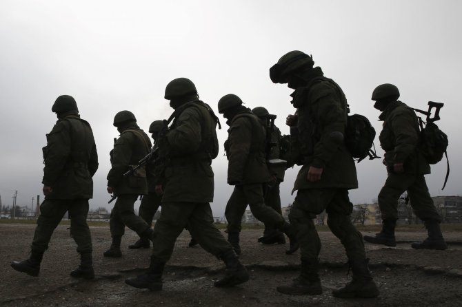 „Reuters“/„Scanpix“ nuotr./Rusijos kariai Kryme