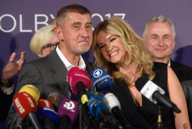 AFP/„Scanpix“ nuotr./Andrejus Babišas su žmona Monika