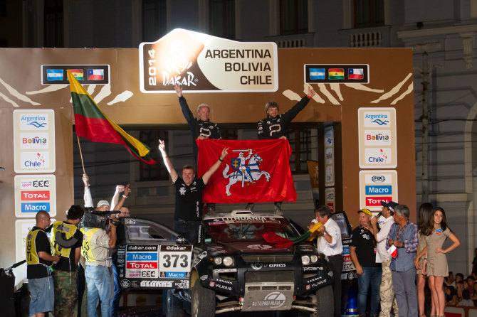 Tomo Tumalovičiaus nuotr./Dakaro ralio finišo podiumas