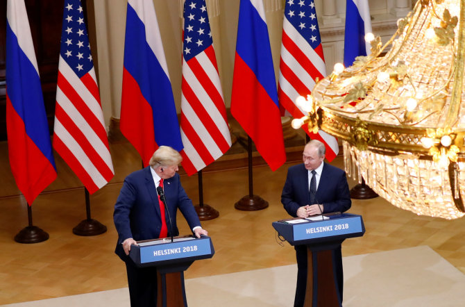„Reuters“/„Scanpix“ nuotr./Donaldo Trumpo ir Vladimiro Putino spaudos konferencija