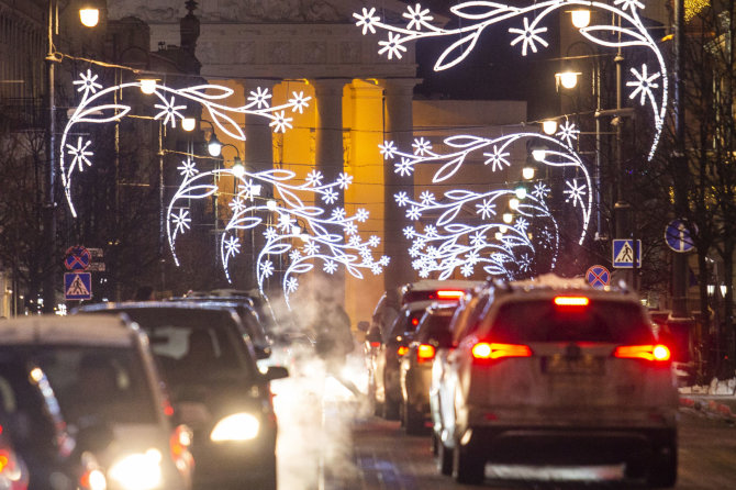 Luko Balandžio / 15min nuotr./Prieššventinės eismo spūstys sostinėje