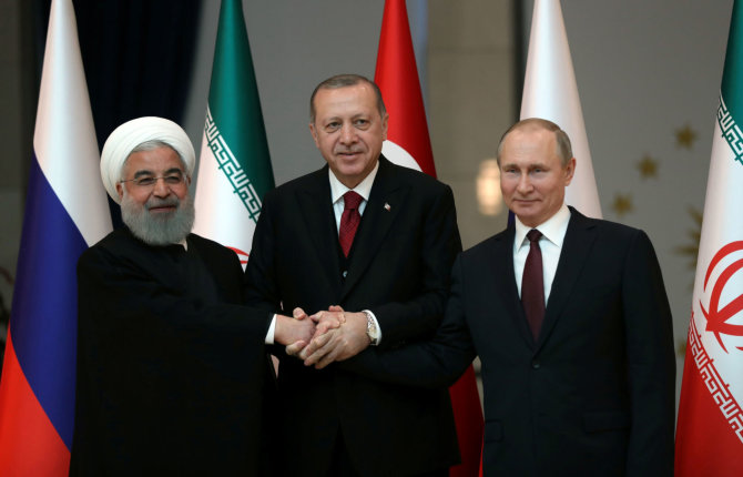 „Reuters“/„Scanpix“ nuotr./H.Rouhani, R.T.Erdoganas ir V.Putinas