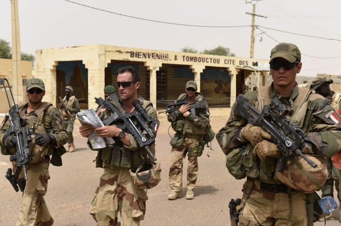 AFP/„Scanpix“ nuotr./Prancūzijos kariai Malyje