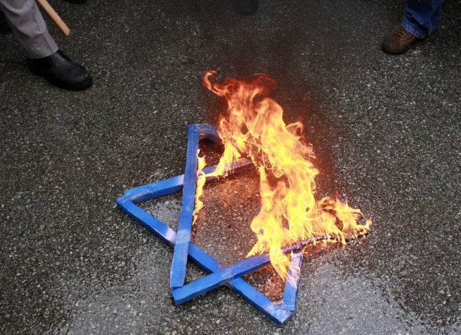 „Reuters“/„Scanpix“ nuotr./Antisemitizmas plinta Europoje