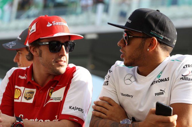 „Scanpix“ nuotr./Iš kairės: Fernando Alonso ir Lewisas Hamiltonas