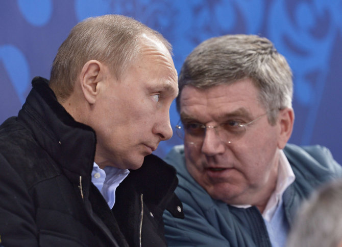 „Scanpix“ nuotr./Rusijos prezidentas Vladimiras Putinas ir IOC vadovas Thomasas Bachas.