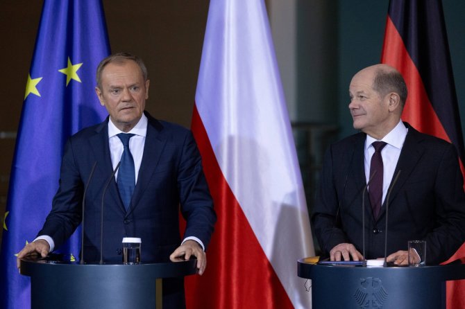 „IMAGO“/„Scanpix“/Lenkijos ministras pirmininkas Donaldas Tuskas ir Vokietijos kancleris Olafas Scholzas