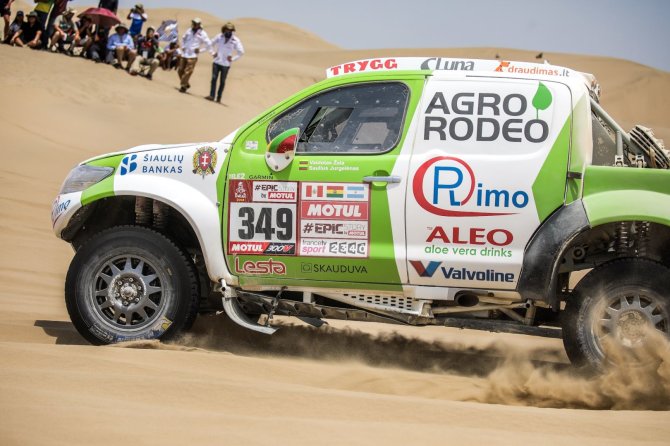 Vytauto Dranginio nuotr./„Agrorodeo“ komanda Dakaro ralyje