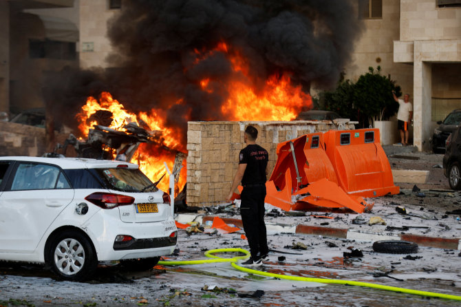 „Reuters“/„Scanpix“ nuotr./Iš Gazos Ruožo į Izraelį paleistos raketos