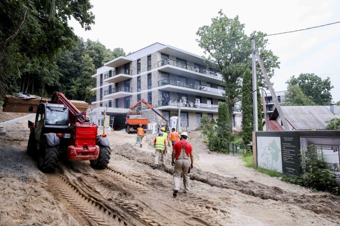 Irmanto Gelūno / 15min nuotr./Statybos Vilniuje prie Neries K.Jelskio gatvėje