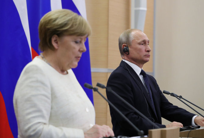 „Scanpix“ nuotr./A.Merkel ir V.Putino susitikimas Maskvoje