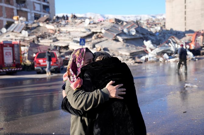 „AP“/„Scanpix“/Po žemės drebėjimo Turkijoje